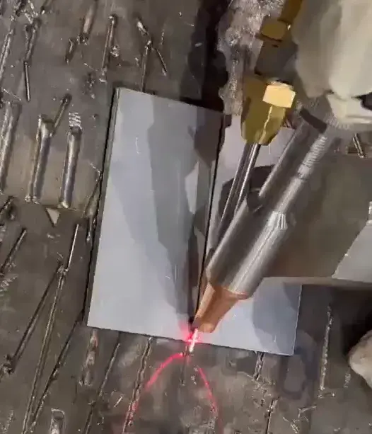 Distribuidor de Máquina de Solda a Laser Imagem