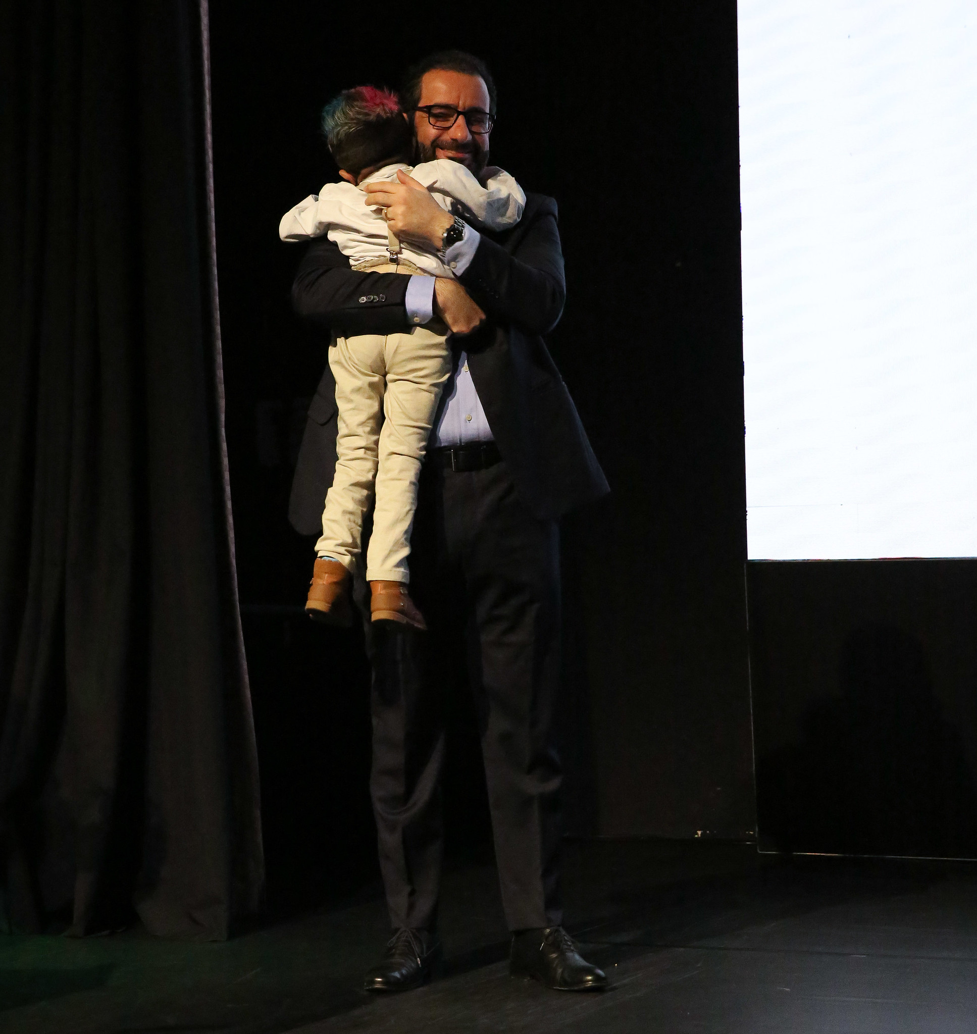 Dentista realizando procedimento