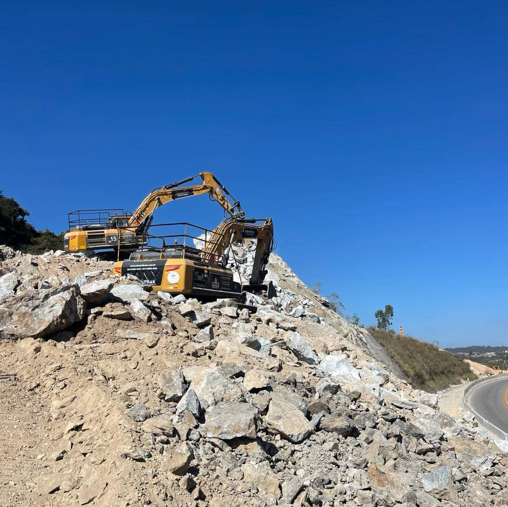 Demolição de edificacões em Minas Gerais