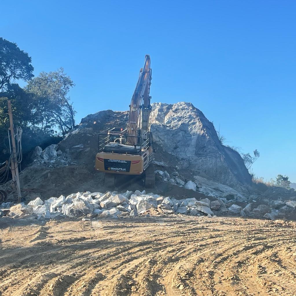 Demolição e limpeza de baia em Minas Gerais