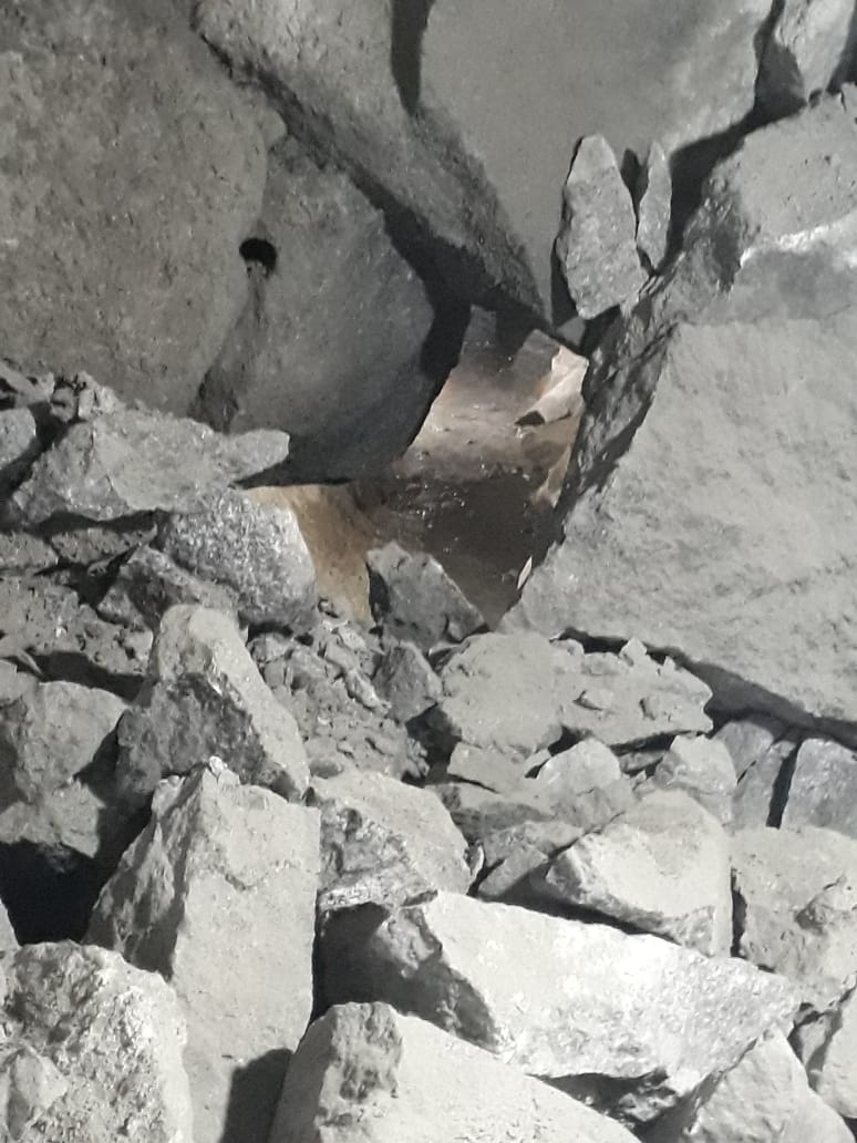 Desmonte de rocha com uso de explosivo em Minas Gerais