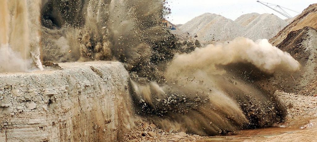 Detonações de Rocha Controlada