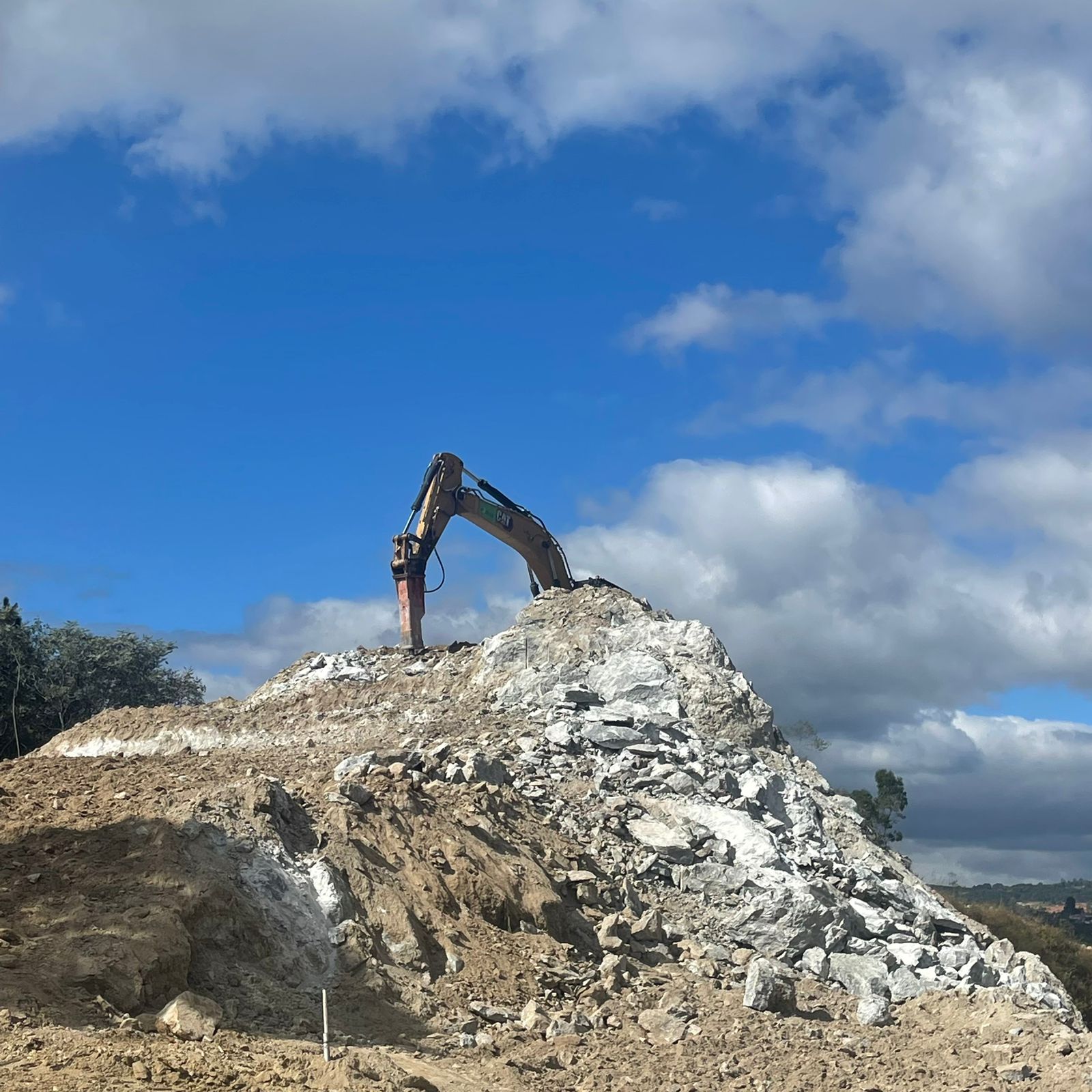 Detonações de Rocha Controlada