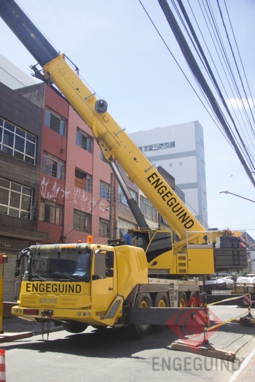 Aluguel de Guindaste de 100 Toneladas