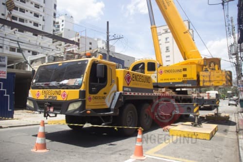 Aluguel de Guindaste de 240 Toneladas