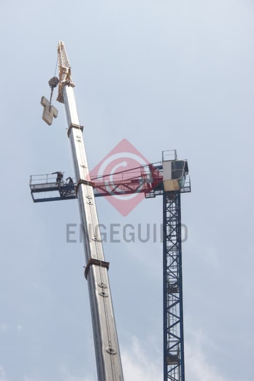 Locação de Guindaste de 240 Toneladas