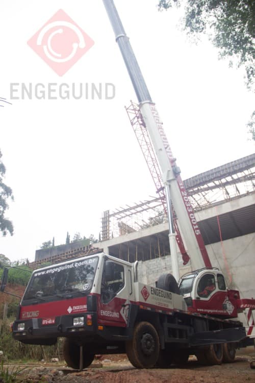 Locação de Guindaste de 30 Toneladas