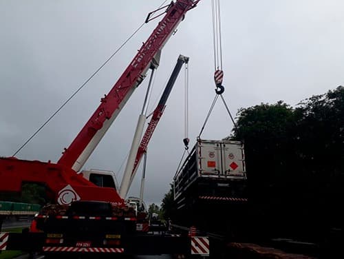 Locação de guindaste de 70 toneladas no Alto Tietê