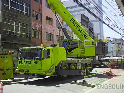 Locação de Guindaste de 90 Toneladas