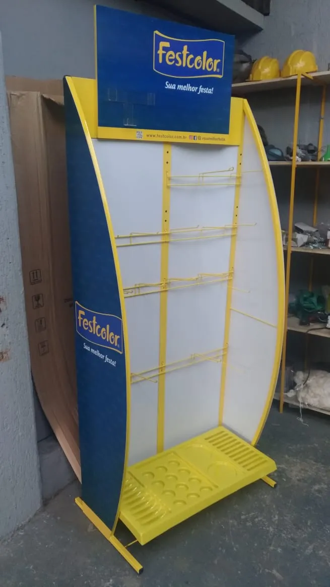 Display Expositor Promocional de Chão com Ganchos