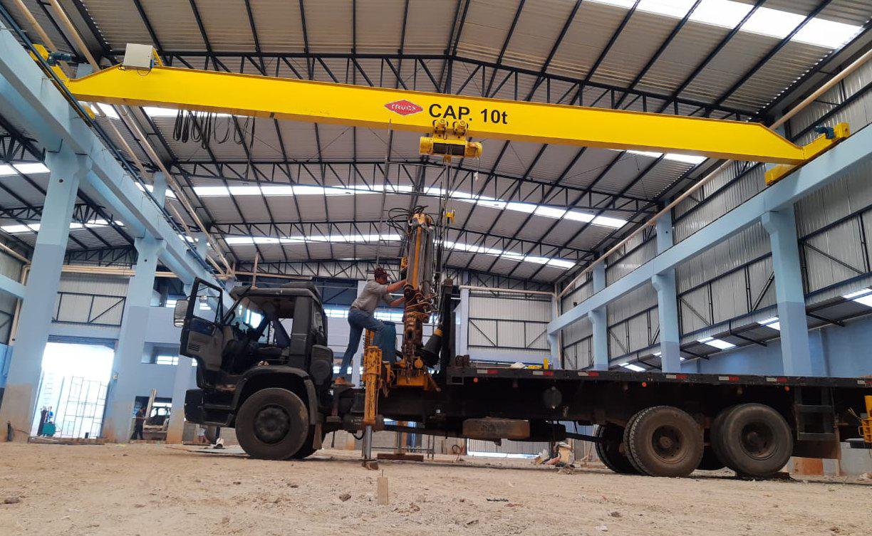 Equipamentos de Movimentação de Cargas