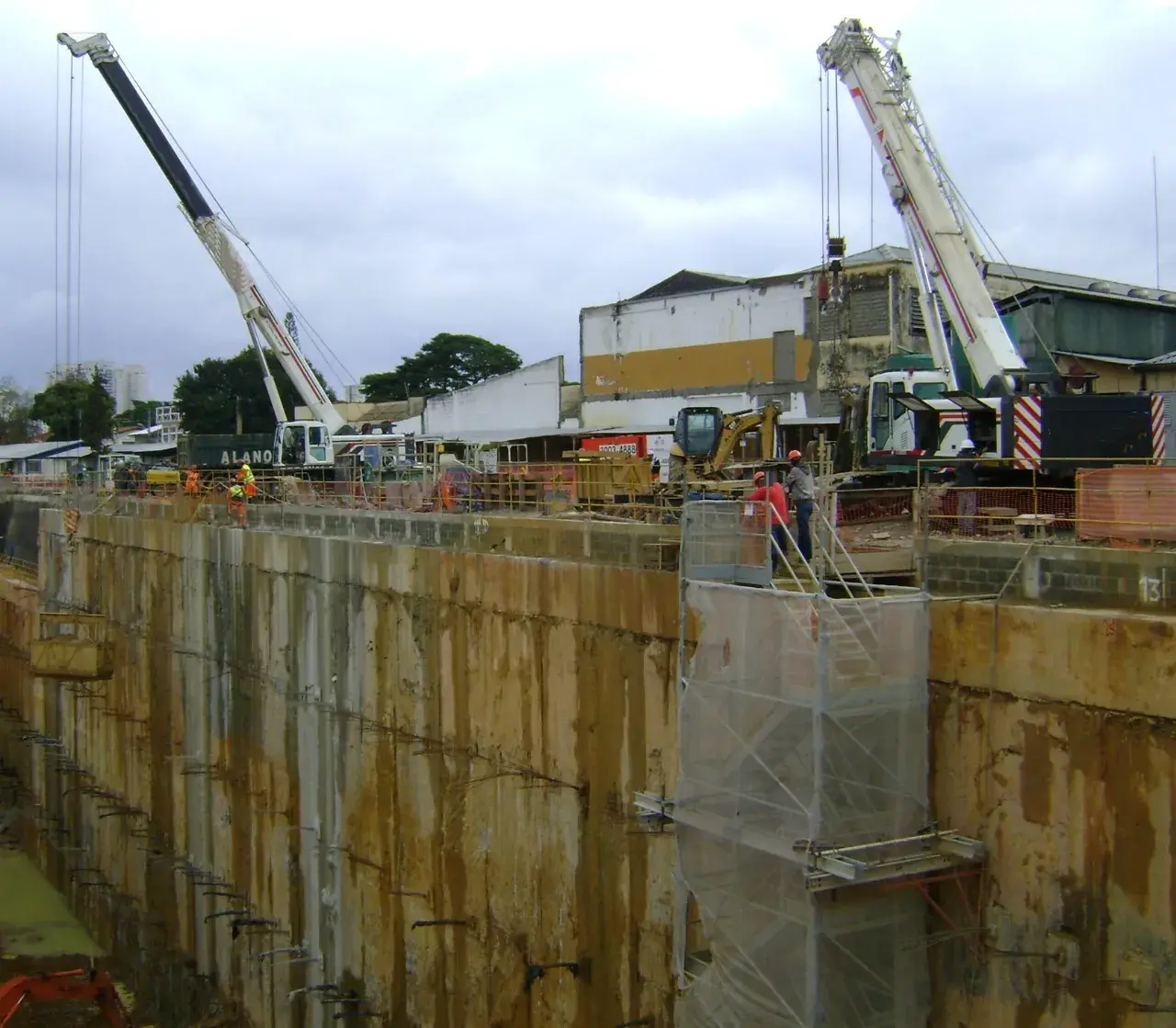 Locação de Guindaste sobre caminhão em SP