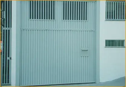 Portões Industriais Basculantes - Deslizante
