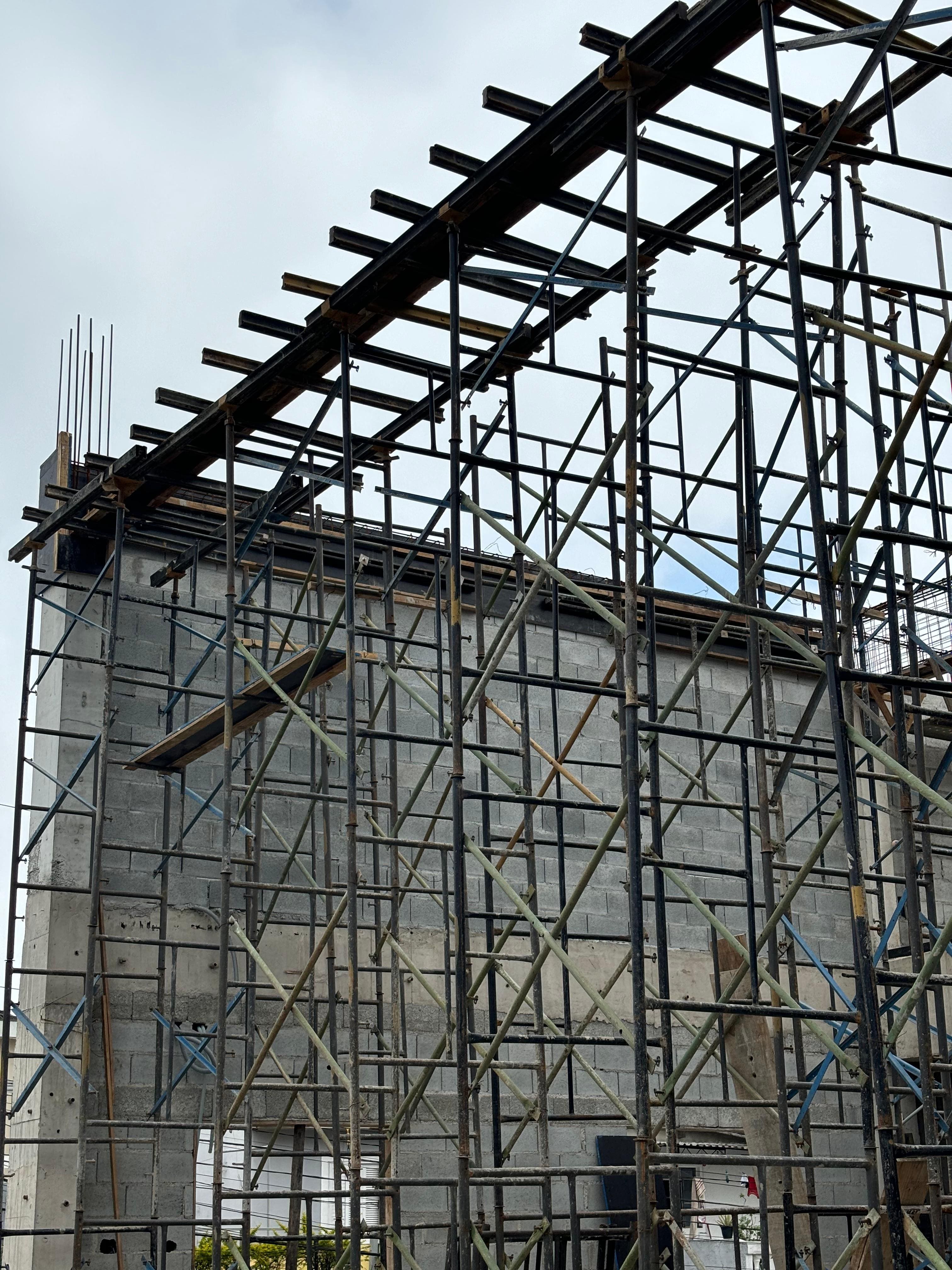 Aluga-se andaime de escoramento Embu das Artes