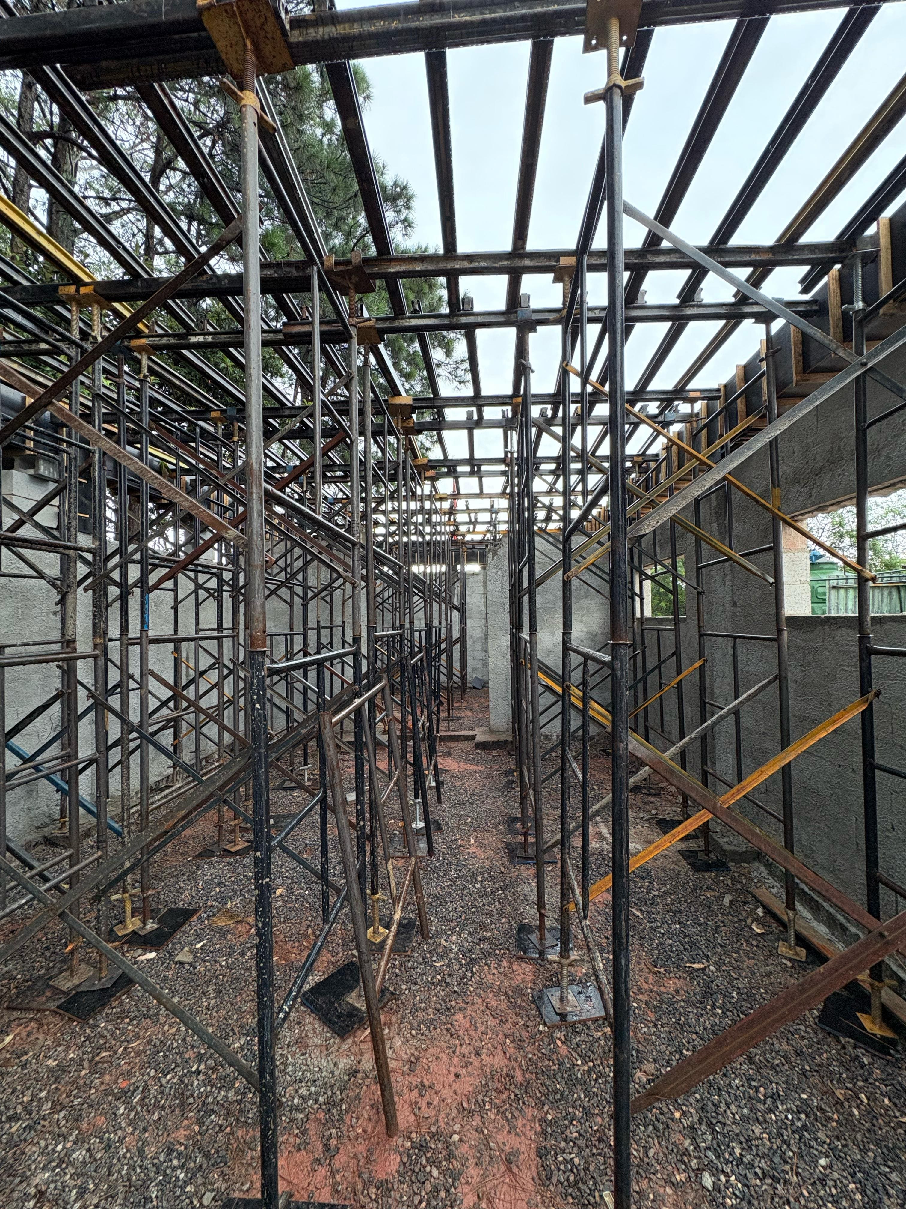 Aluga-se escoramento para laje Cotia