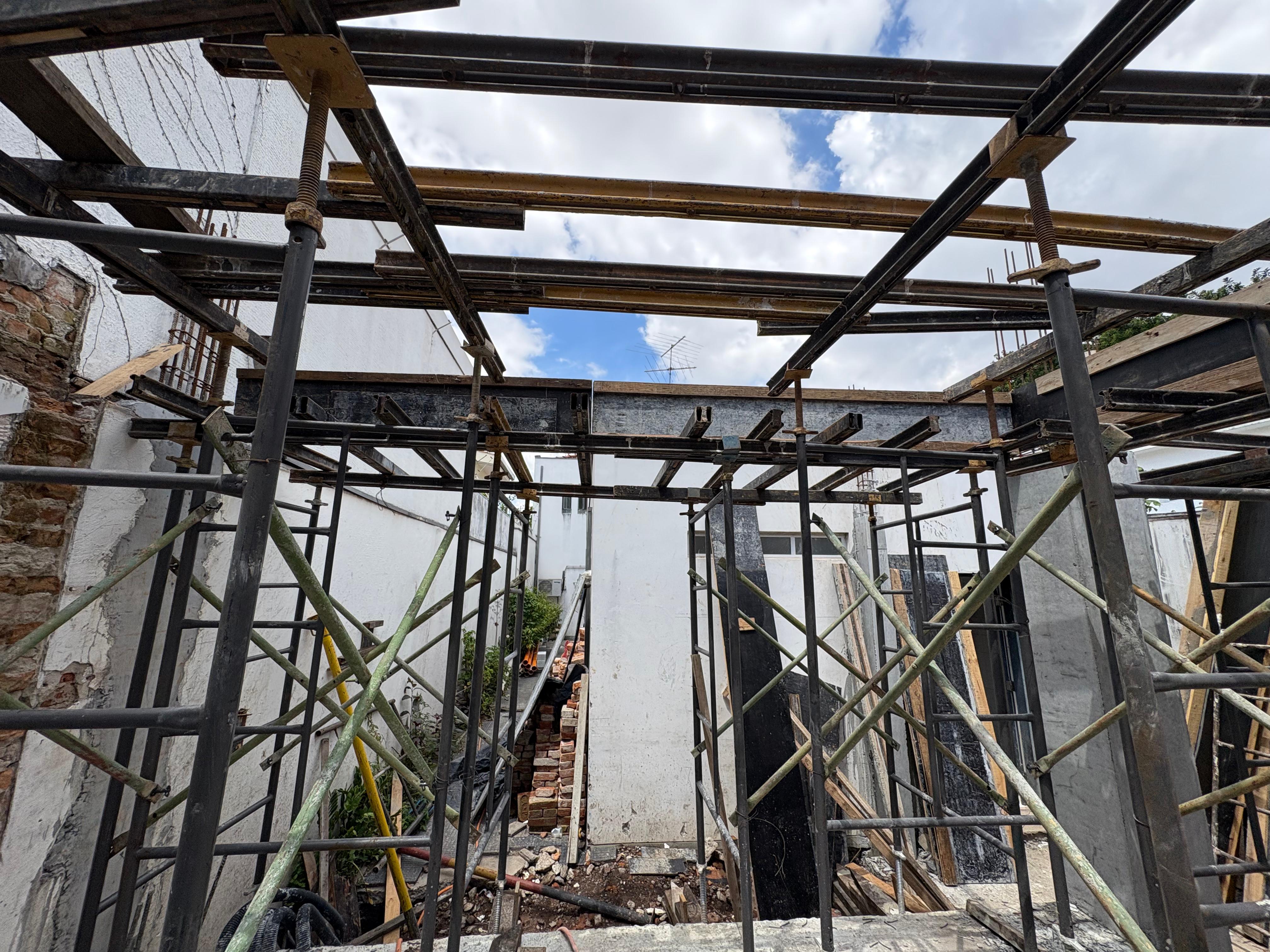 Locação de escora para laje Zona Sul