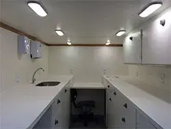 Laboratório Móvel para Vans